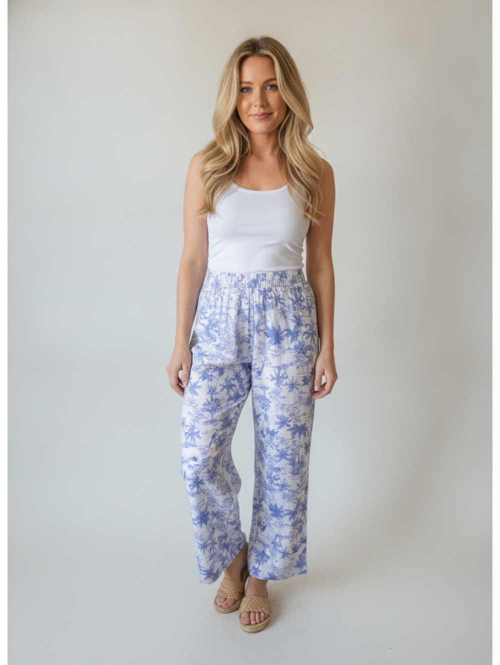 a new day Women's XL Short Blue and White Tropical Print Lounge Pants